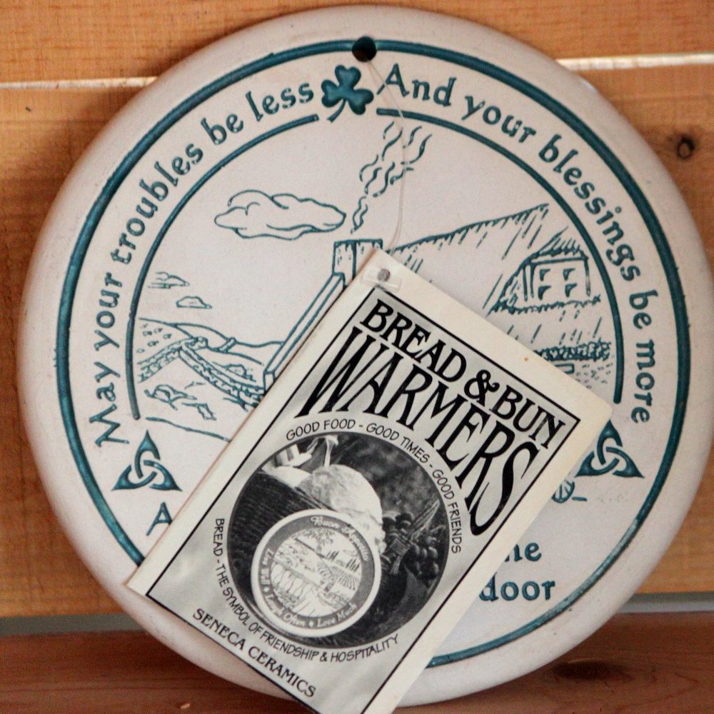 Seneca Ceramics Irish Blessings Bread And Bun Warmer Trivet